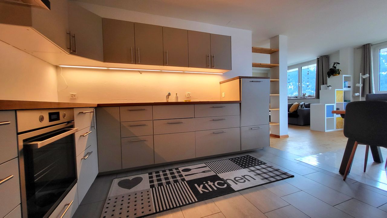 Küche mit LED-Beleuchtung