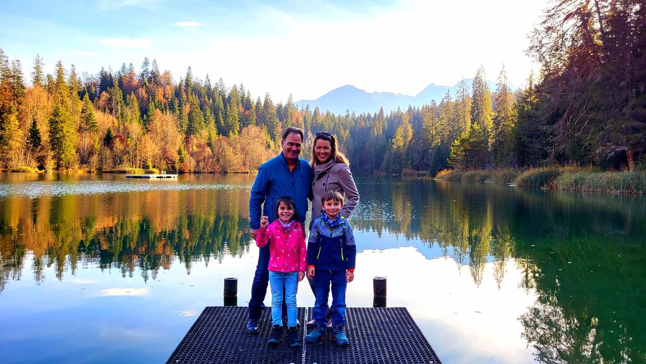 Rebeca und Reto am See