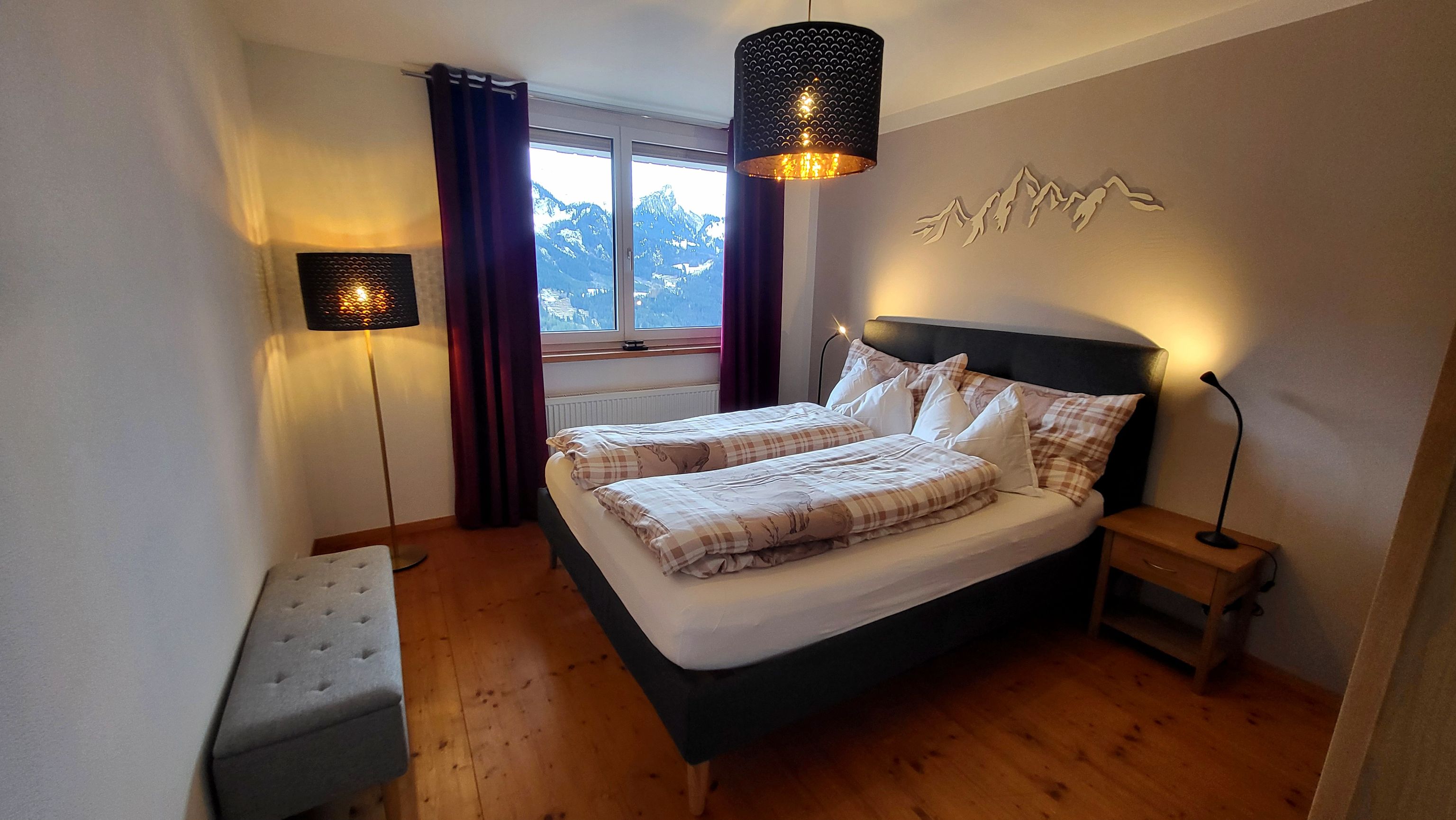 Schlafzimmer mit Panoramafenster